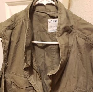 Sleeveless vest military style never worn